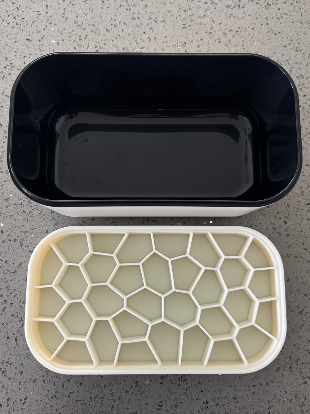 Ice Cube Maker For Freezer With Lid & Bin - Picture 11 of 12